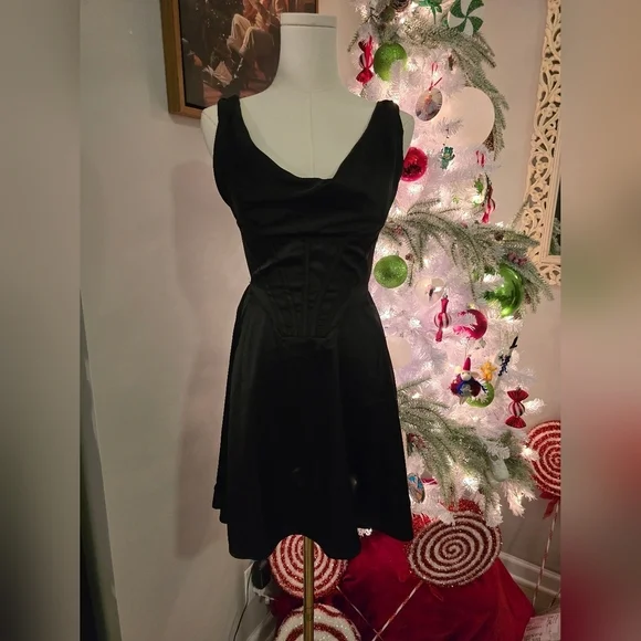 UO Helena Corset Mini Dress Size small - Picture 4 of 9